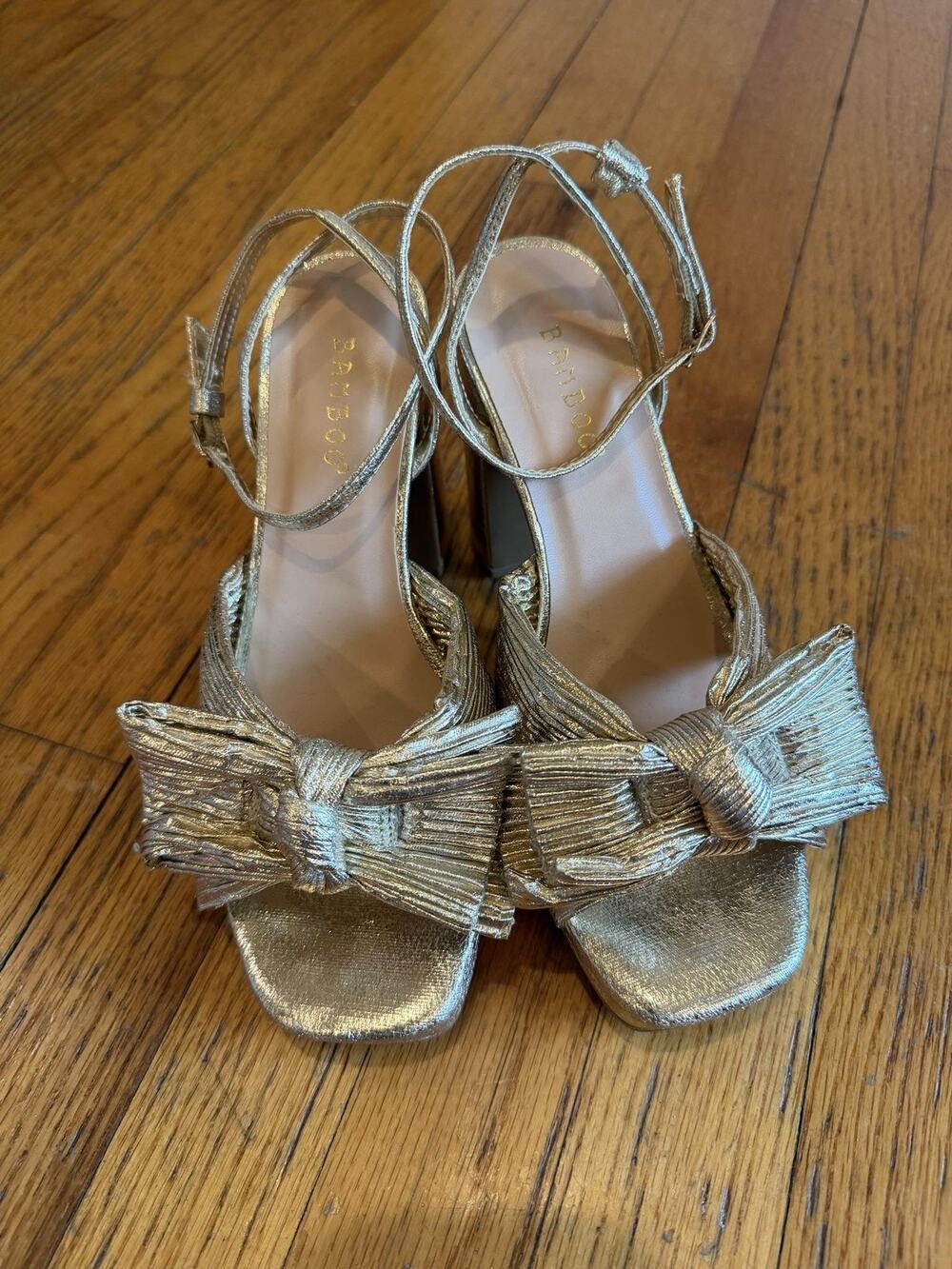 Bamboo Shoes Sandals Womens Size 7 Gold Strappy Bow Platform Block Heel